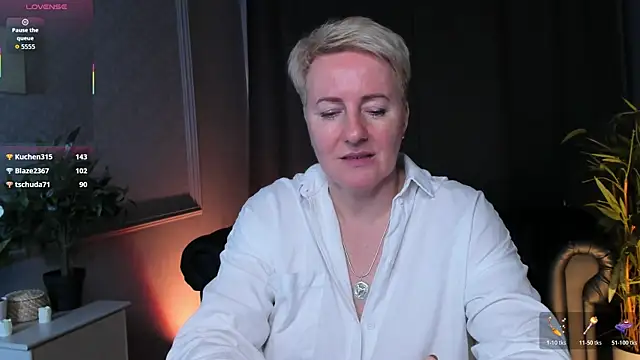 Snapshot of Nika_Smit chatting on April 25, 2026, 1:41 pm Nika Smit online show from April 25, 2026, 1:41 pm