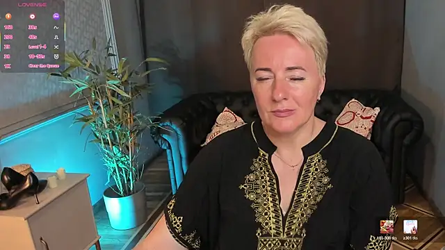 Snapshot of Nika_Smit chatting on July 3, 2026, 9:05 am Nika Smit online show from July 3, 2026, 9:05 am