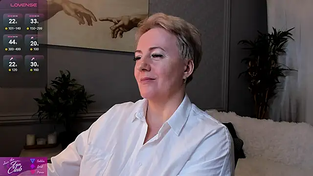 Snapshot of Nika_Smit chatting on March 1, 2025, 11:39 am Nika Smit online show from March 1, 2025, 11:39 am