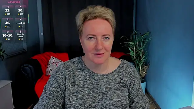 Snapshot of Nika_Smit chatting on May 22, 2026, 8:56 am Nika Smit online show from May 22, 2026, 8:56 am