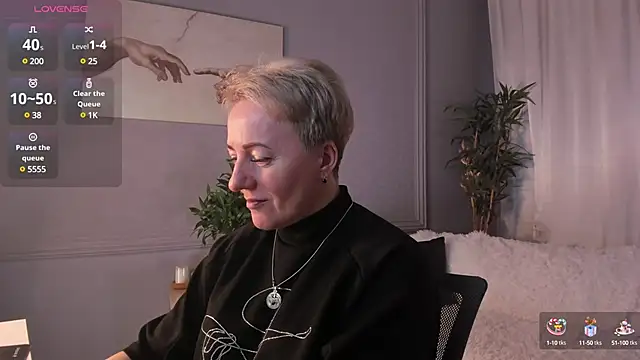 Snapshot of Nika_Smit chatting on March 22, 2025, 5:49 am Nika Smit online show from March 22, 2025, 5:49 am