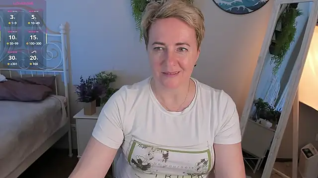 Snapshot of Nika_Smit chatting on June 5, 2026, 8:09 am Nika Smit online show from June 5, 2026, 8:09 am