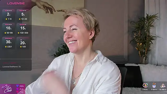 Snapshot of Nika_Smit chatting on February 9, 2025, 8:10 am Nika Smit online show from February 9, 2025, 8:10 am