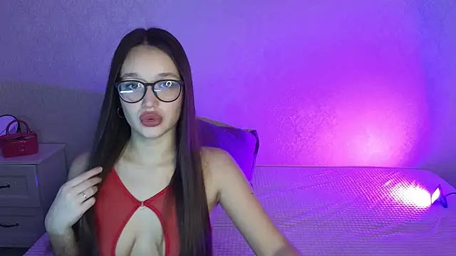 Snapshot of Megan_Kira chatting on February 14, 2025, 6:02 am Megan Kira online show from February 14, 2025, 6:02 am