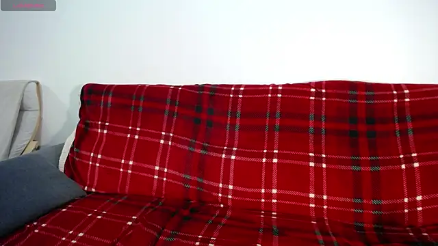 Blond Woman online show from April 16, 2026, 9:39 pm