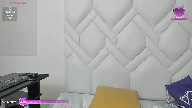 Snapshot of Analia18_ chatting on December 3, 2025, 1:10 pm Analia18 online show from December 3, 2025, 1:10 pm