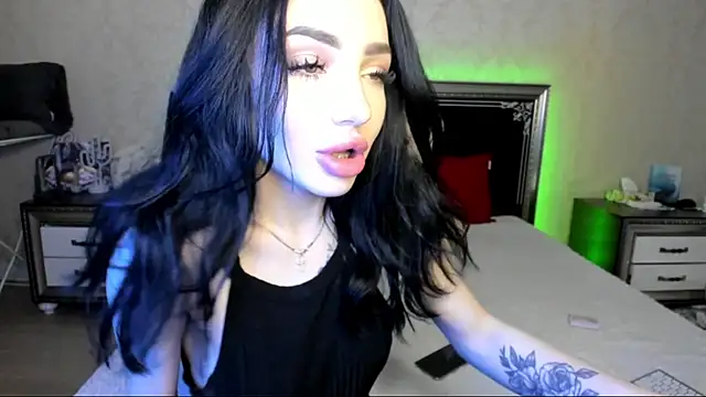 Snapshot of NancyLovee_ chatting on February 24, 2025, 3:53 pm NancyLovee  online show from February 24, 2025, 3:53 pm