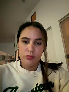 Snapshot of LexyRobert chatting on October 2, 2025, 3:32 am LexyRobert online show from October 2, 2025, 3:32 am