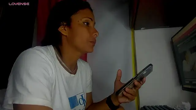 Nenita Hot  online show from January 13, 2026, 9:30 pm