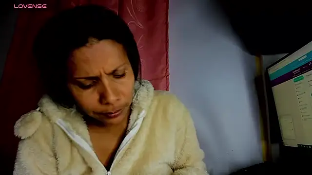 Nenita Hot  online show from September 10, 2025, 3:38 am