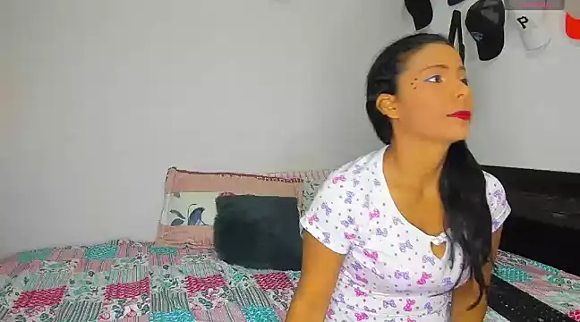 Nenita Hot  online show from March 14, 2025, 6:39 pm