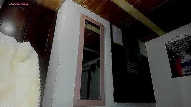 Nenita Hot  online show from October 3, 2025, 8:21 pm