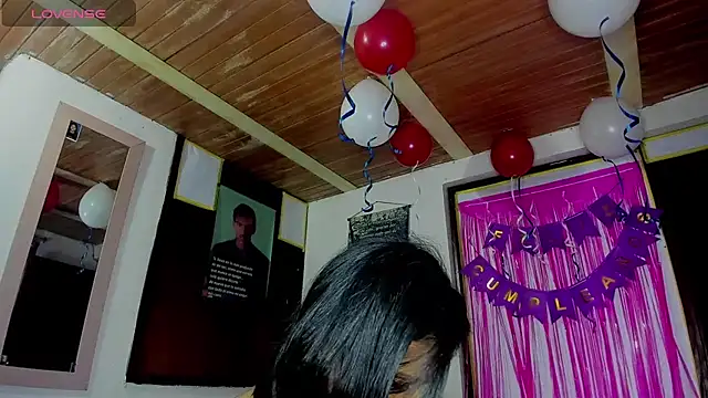 Nenita Hot  online show from September 25, 2025, 8:26 pm