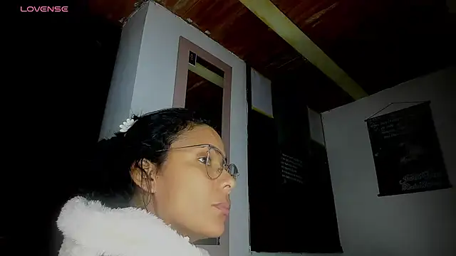 Nenita Hot  online show from September 29, 2025, 1:45 am