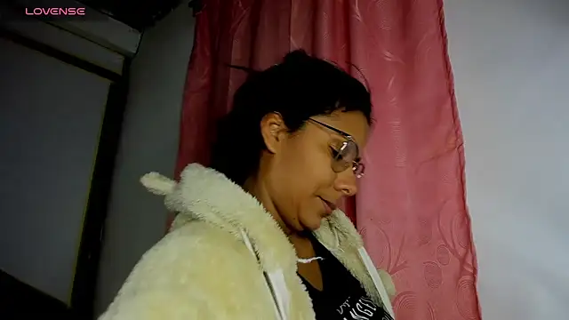 Nenita Hot  online show from September 13, 2025, 3:50 am