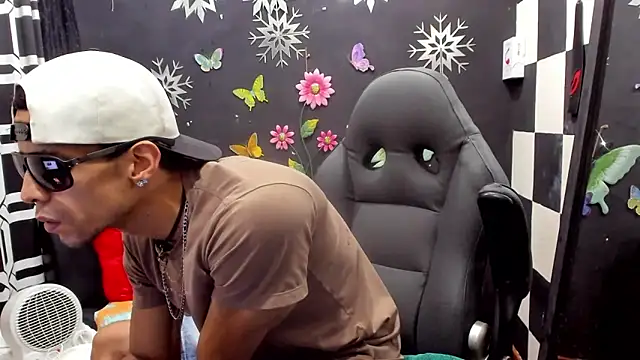 MikeRose94 online show from April 25, 2026, 5:21 pm