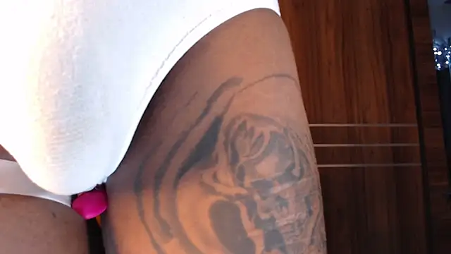 mistressbigcock777 online show from March 27, 2026, 8:26 am