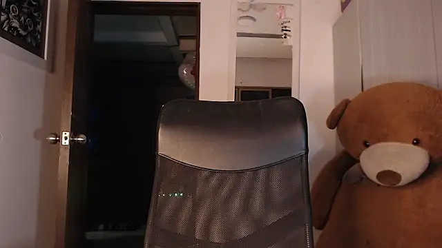 mistressbigcock777 online show from November 26, 2025, 3:06 am