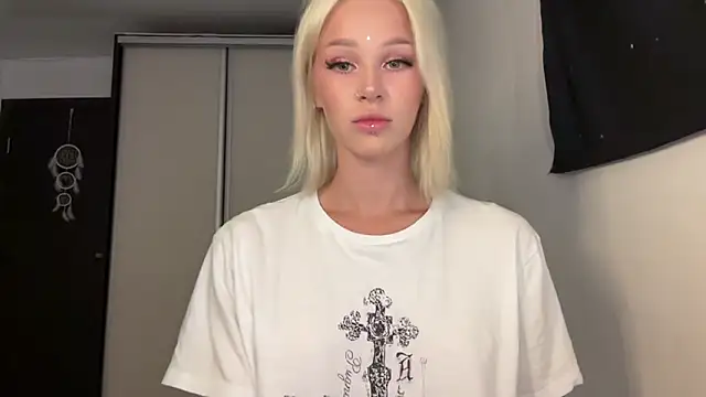ur molly online show from June 19, 2026, 12:44 pm