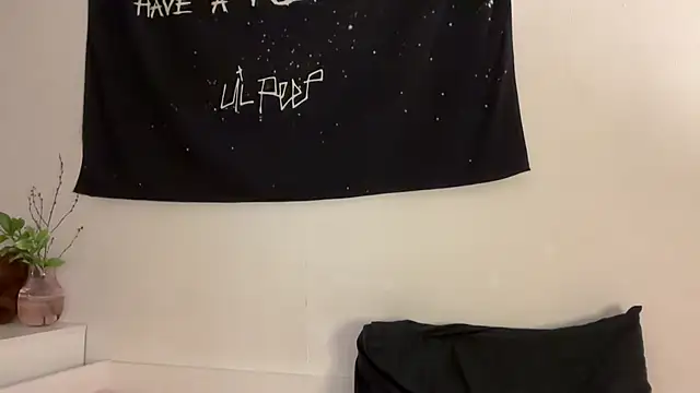 ur molly online show from March 19, 2026, 1:33 pm