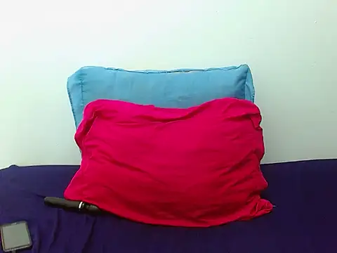 SweetPetiteMiaXX online show from March 14, 2025, 3:48 am