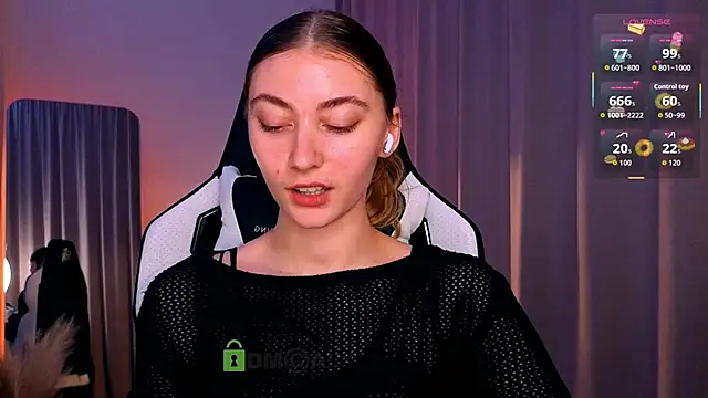 Snapshot of lady_curls chatting on November 23, 2025, 10:09 pm lady curls online show from November 23, 2025, 10:09 pm