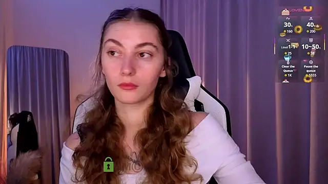 Snapshot of lady_curls chatting on December 4, 2025, 11:04 pm lady curls online show from December 4, 2025, 11:04 pm