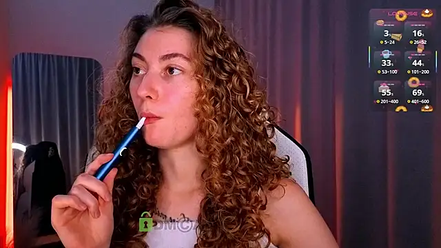 Snapshot of lady_curls chatting on October 24, 2025, 10:20 pm lady curls online show from October 24, 2025, 10:20 pm