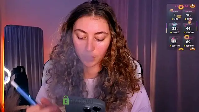 Snapshot of lady_curls chatting on November 6, 2025, 10:58 pm lady curls online show from November 6, 2025, 10:58 pm