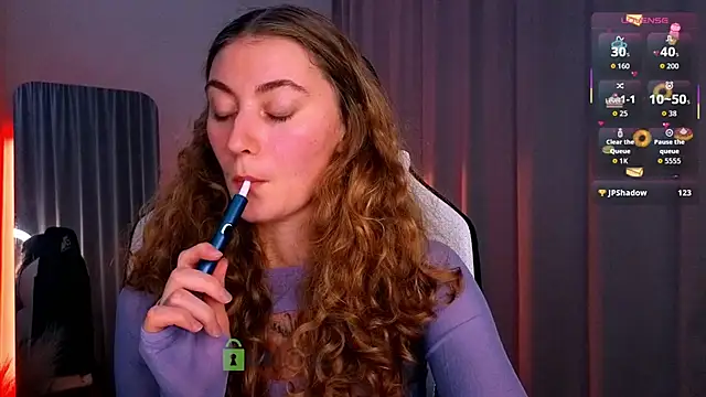 Snapshot of lady_curls chatting on October 22, 2025, 9:46 pm lady curls online show from October 22, 2025, 9:46 pm