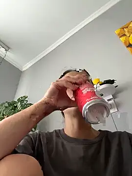 AmiLavs online show from November 5, 2025, 10:40 am