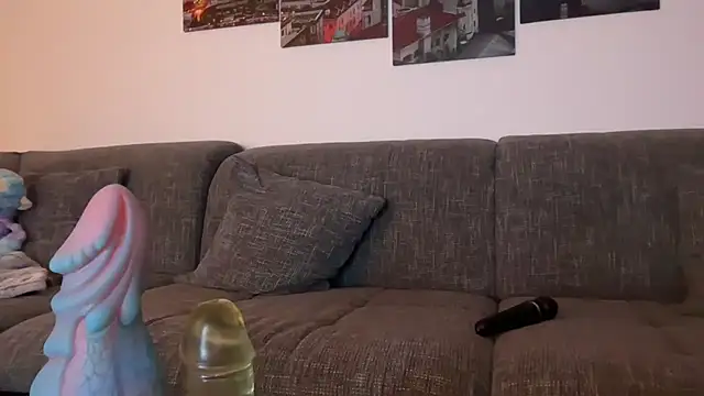 Snapshot of EmilyWi_ chatting on September 17, 2025, 8:55 pm EmilyWi online show from September 17, 2025, 8:55 pm