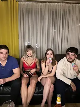 Snapshot of MrAndMrsSavage chatting on March 15, 2025, 5:04 pm MrAndMrsSavage online show from March 15, 2025, 5:04 pm