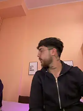 Snapshot of MrAndMrsSavage chatting on February 17, 2025, 2:06 pm MrAndMrsSavage online show from February 17, 2025, 2:06 pm