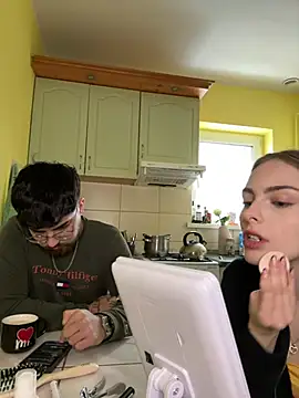 Snapshot of MrAndMrsSavage chatting on February 25, 2025, 2:15 pm MrAndMrsSavage online show from February 25, 2025, 2:15 pm