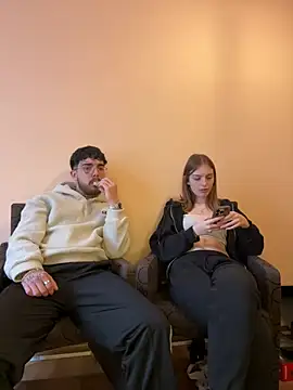 Snapshot of MrAndMrsSavage chatting on February 26, 2025, 2:38 pm MrAndMrsSavage online show from February 26, 2025, 2:38 pm