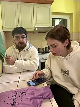 Snapshot of MrAndMrsSavage chatting on February 19, 2025, 9:03 pm MrAndMrsSavage online show from February 19, 2025, 9:03 pm