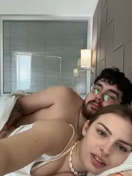 Snapshot of MrAndMrsSavage chatting on March 22, 2025, 1:30 pm MrAndMrsSavage online show from March 22, 2025, 1:30 pm