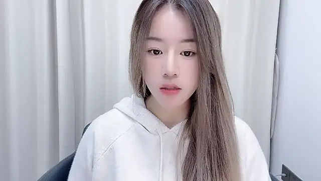 Snapshot of chloe-01 chatting on December 18, 2024, 12:18 pm chloe-01 online show from December 18, 2024, 12:18 pm