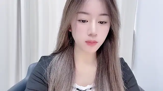 Snapshot of chloe-01 chatting on December 8, 2024, 4:22 am chloe-01 online show from December 8, 2024, 4:22 am