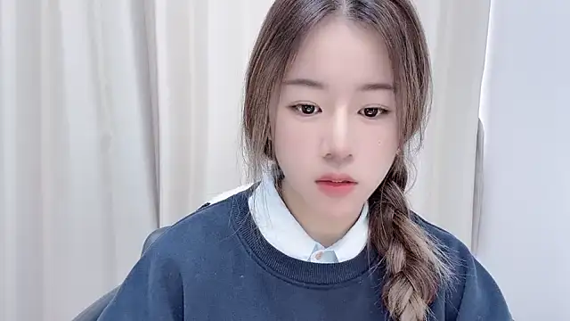 Snapshot of chloe-01 chatting on December 16, 2024, 4:23 am chloe-01 online show from December 16, 2024, 4:23 am