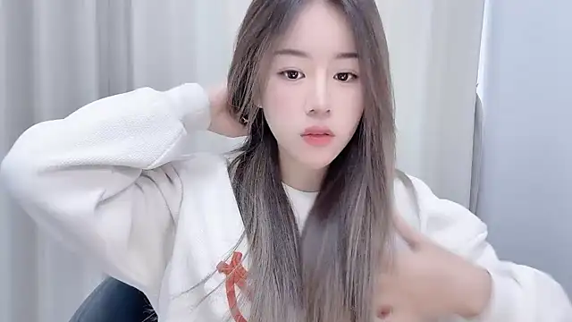 Snapshot of chloe-01 chatting on December 7, 2024, 4:37 am chloe-01 online show from December 7, 2024, 4:37 am