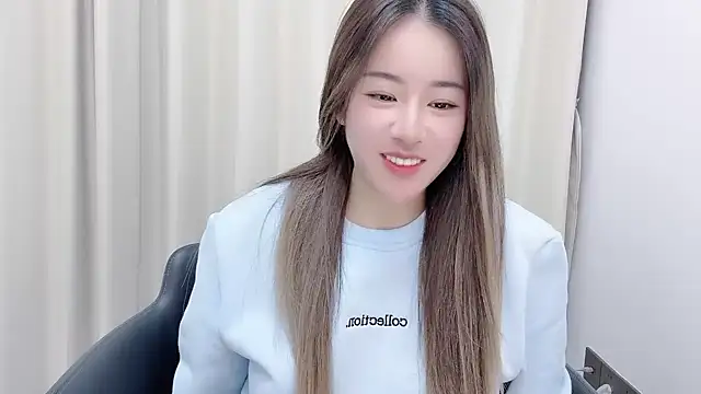 Snapshot of chloe-01 chatting on January 15, 2025, 12:15 pm chloe-01 online show from January 15, 2025, 12:15 pm