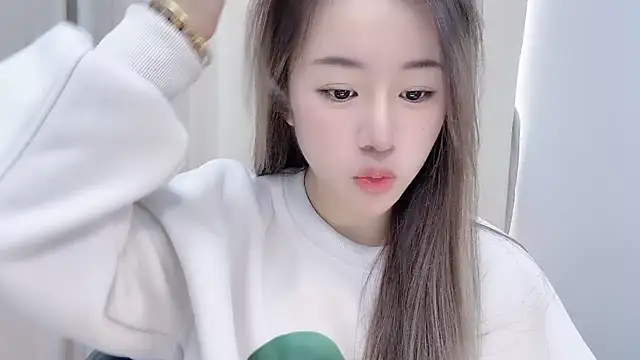 Snapshot of chloe-01 chatting on December 15, 2024, 4:18 am chloe-01 online show from December 15, 2024, 4:18 am