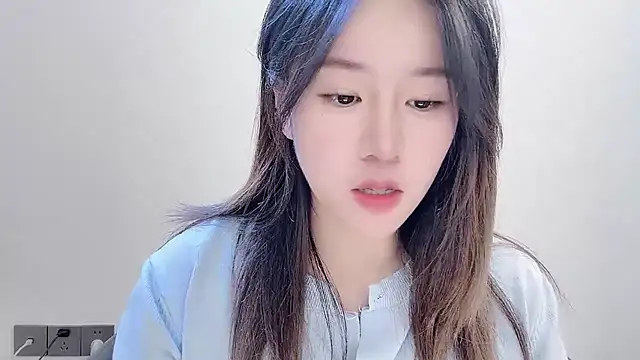 Snapshot of chloe-01 chatting on November 12, 2025, 4:05 am chloe-01 online show from November 12, 2025, 4:05 am