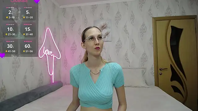 Snapshot of KlaryBrait chatting on July 9, 2026, 12:26 pm KlaryBrait online show from July 9, 2026, 12:26 pm