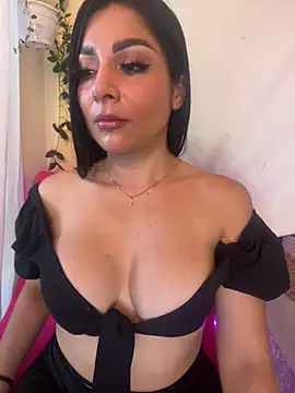 Snapshot of MOMALANA chatting on February 22, 2025, 7:25 pm MOMALANA online show from February 22, 2025, 7:25 pm