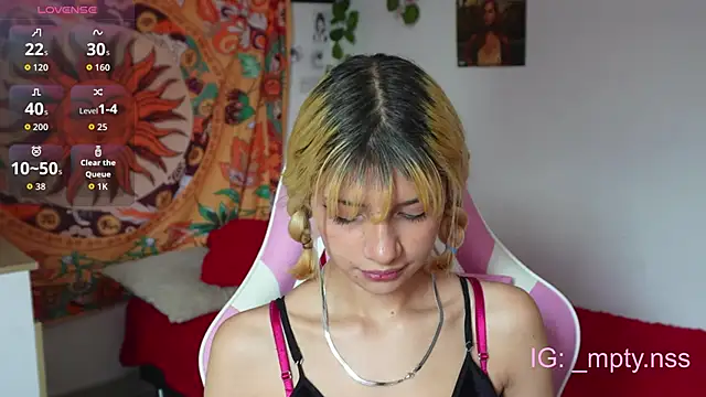 Snapshot of HiScarlett chatting on October 15, 2025, 2:25 pm HiScarlett online show from October 15, 2025, 2:25 pm