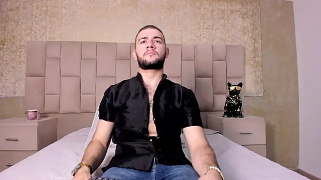 MaximusDick1  online show from November 2, 2025, 4:06 am