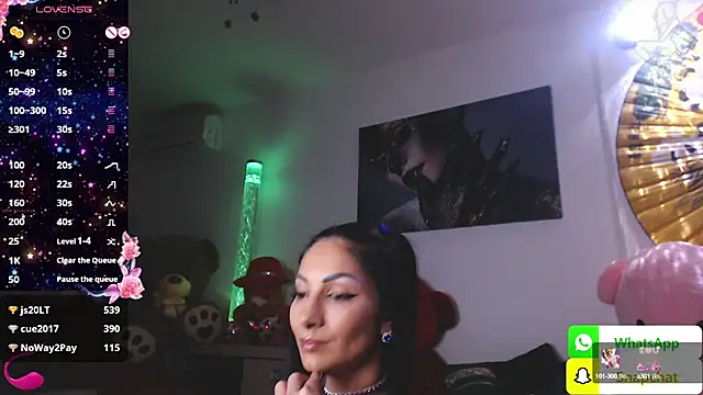 Snapshot of EvelynAisha chatting on February 13, 2025, 6:48 pm EvelynAisha online show from February 13, 2025, 6:48 pm